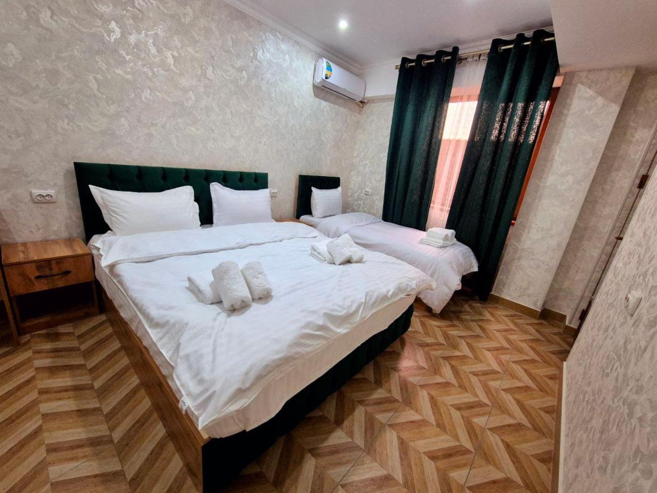 Samarkand Imron Hotel Екстериор снимка
