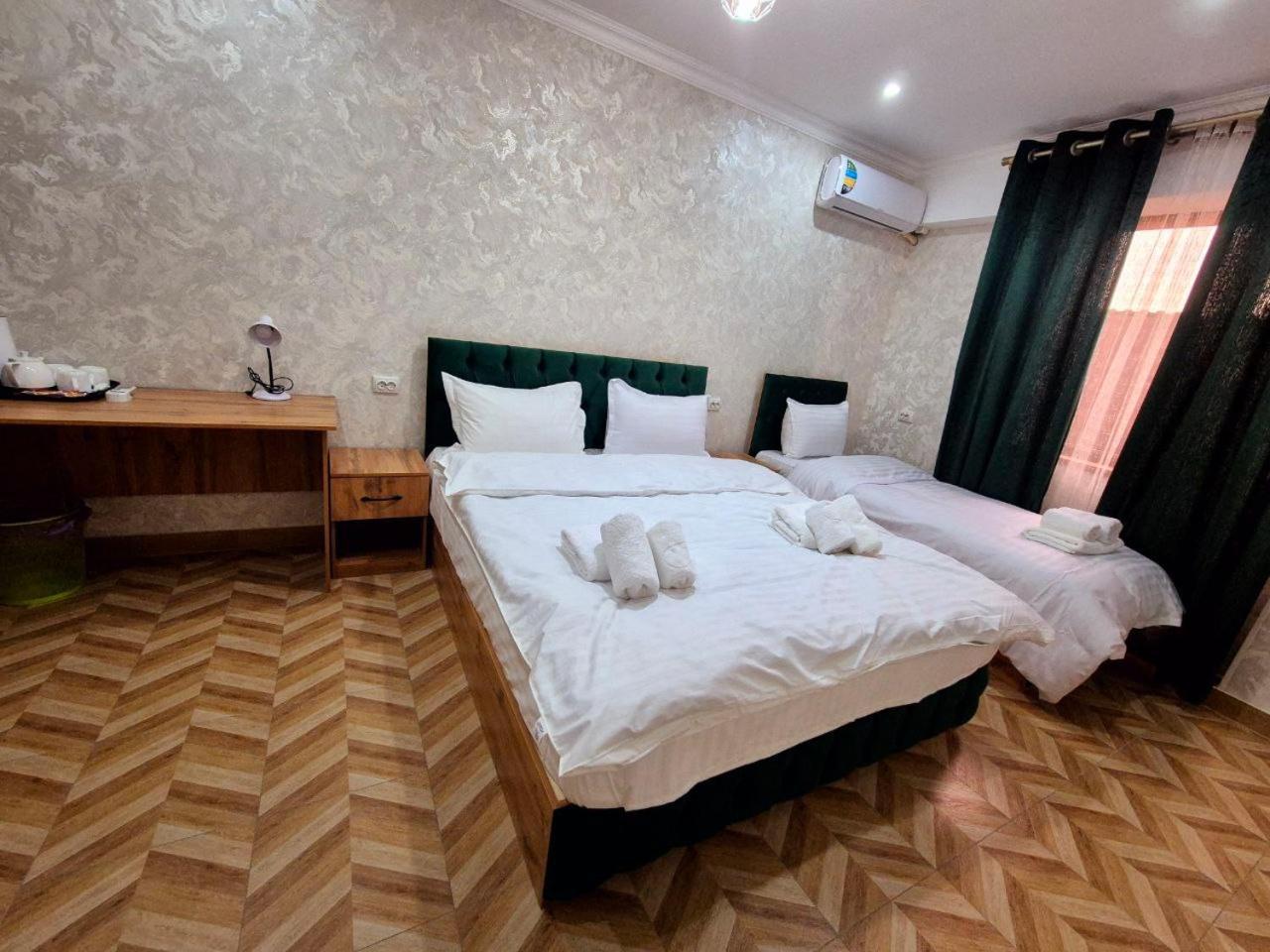 Samarkand Imron Hotel Екстериор снимка