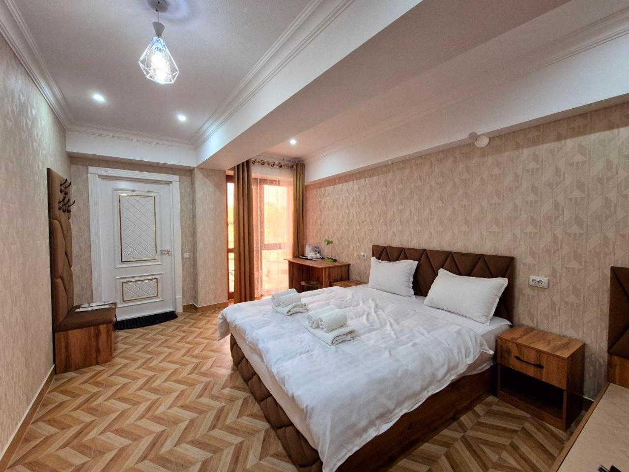 Samarkand Imron Hotel Екстериор снимка