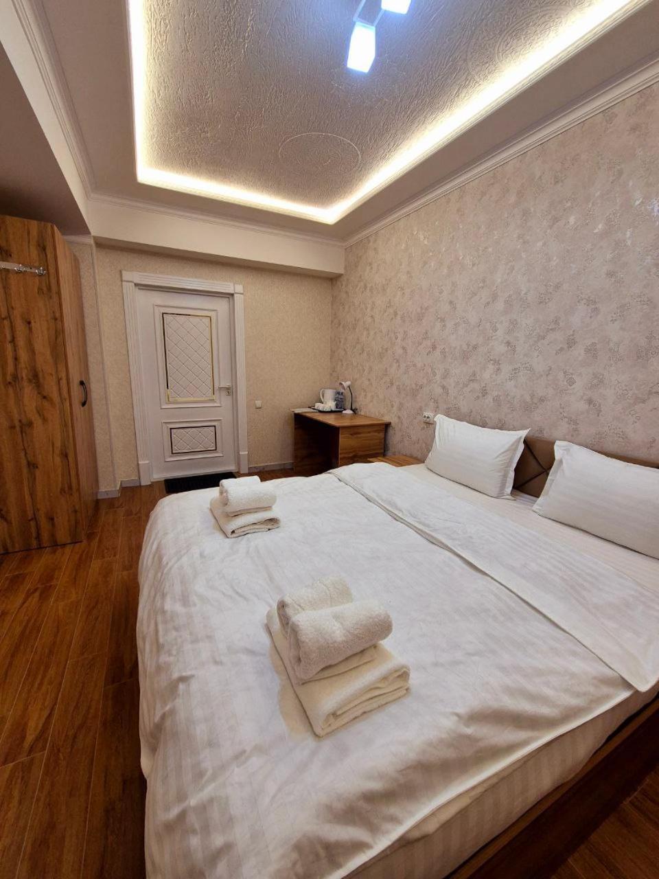 Samarkand Imron Hotel Екстериор снимка