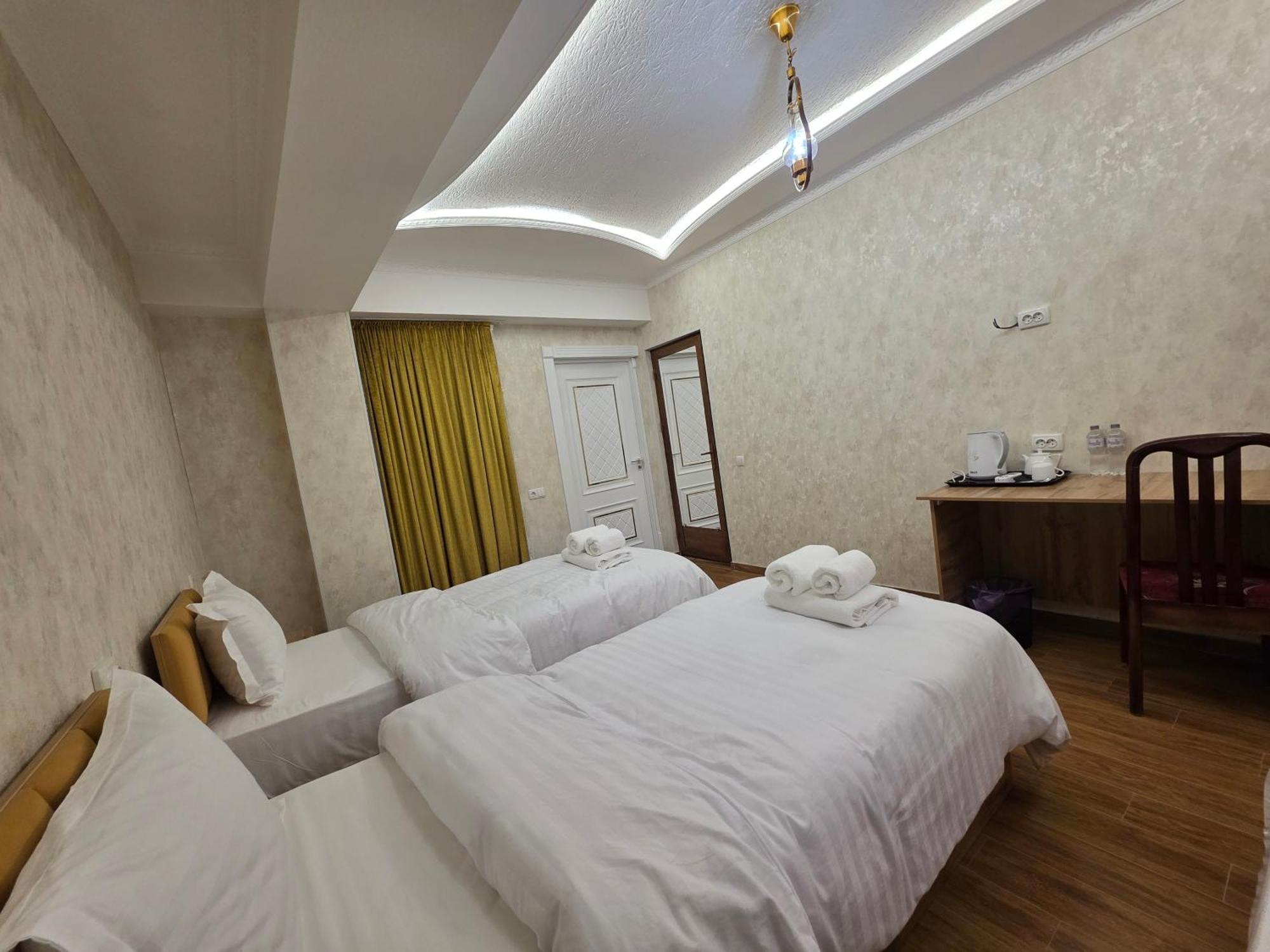 Samarkand Imron Hotel Екстериор снимка